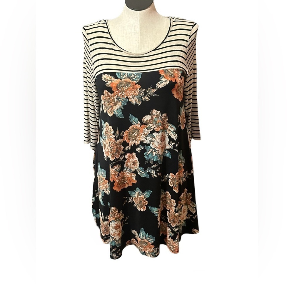 Floral and stripe long shirt/ short dress fits as a large/XL